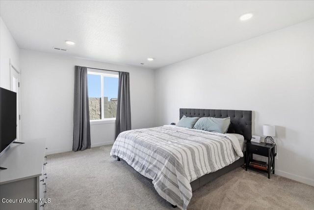 6150 W Ballentree Lane, Rathdrum, ID 83858