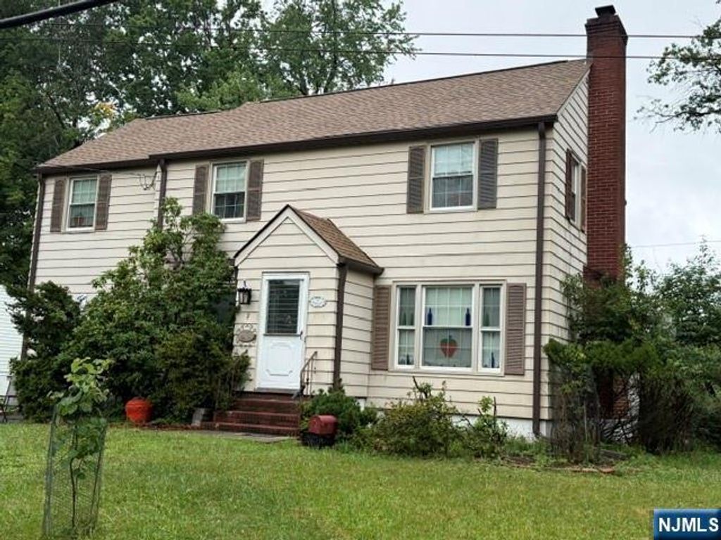 2 Charles Street, Livingston, NJ 07039