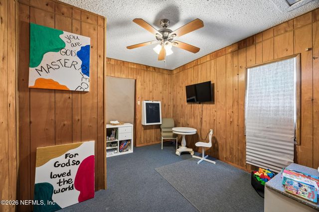 101 SESAME Street, Palatka, FL 32189
