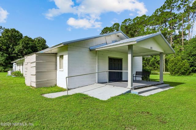 101 SESAME Street, Palatka, FL 32189