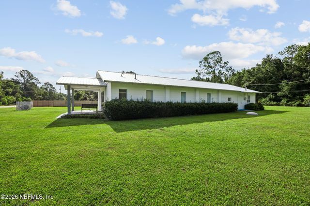 101 SESAME Street, Palatka, FL 32189