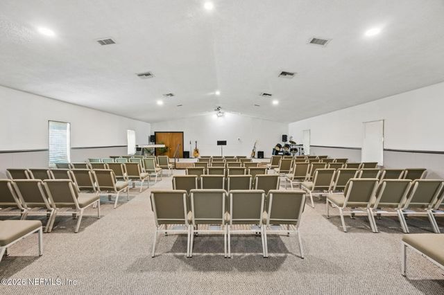 101 SESAME Street, Palatka, FL 32189