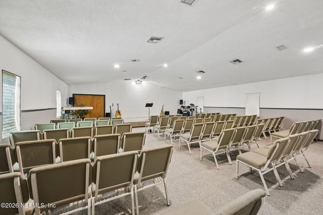 101 SESAME Street, Palatka, FL 32189