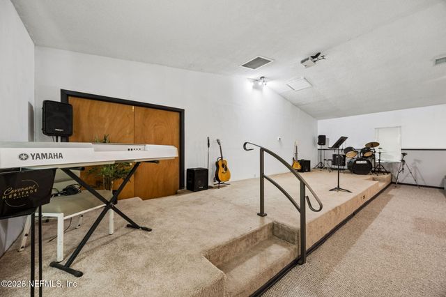 101 SESAME Street, Palatka, FL 32189