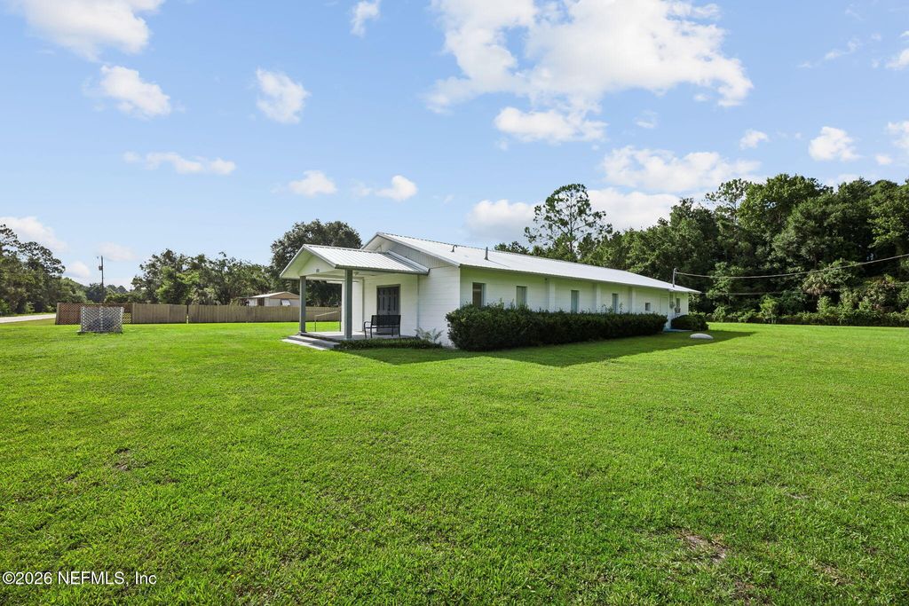 101 SESAME Street, Palatka, FL 32189