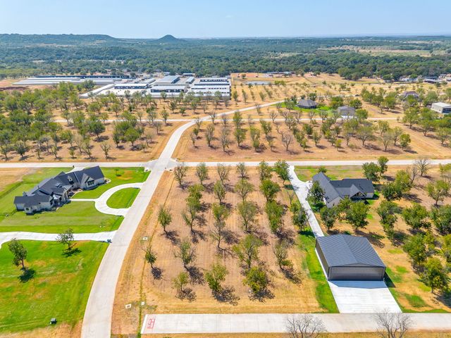 1648 Earhart Drive, Granbury, TX 76049