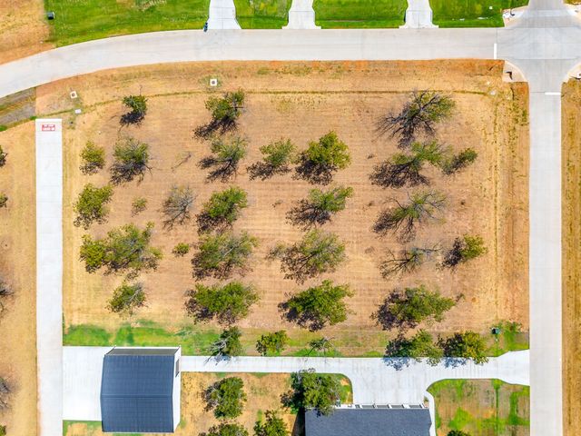 1648 Earhart Drive, Granbury, TX 76049