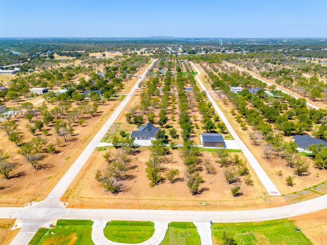 1648 Earhart Drive, Granbury, TX 76049