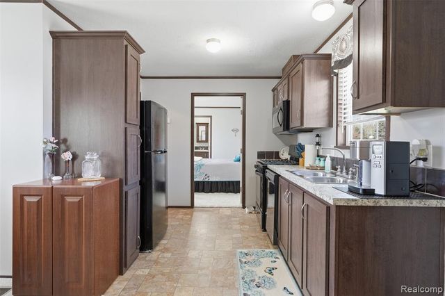 440 Flamingo Street, Rochester Hills, MI 48309