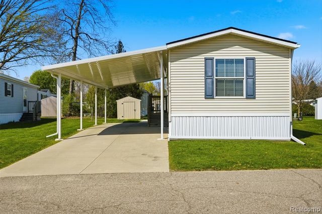 440 Flamingo Street, Rochester Hills, MI 48309