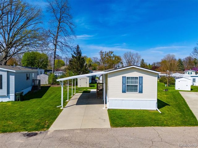 440 Flamingo Street, Rochester Hills, MI 48309