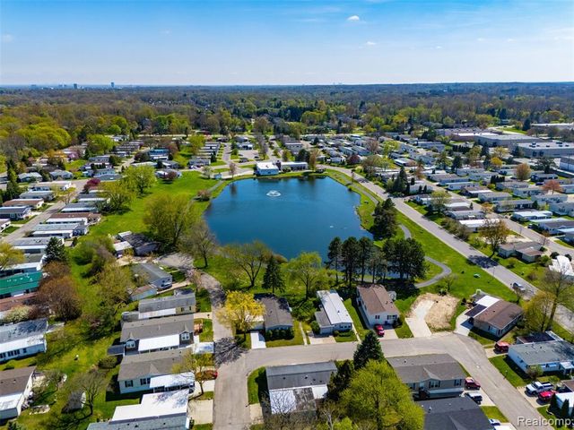440 Flamingo Street, Rochester Hills, MI 48309