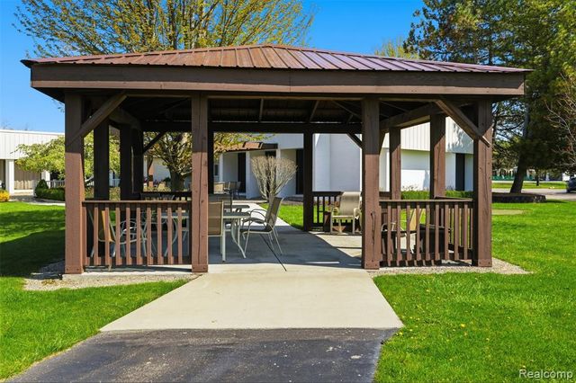 440 Flamingo Street, Rochester Hills, MI 48309