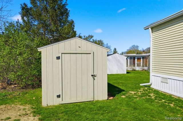 440 Flamingo Street, Rochester Hills, MI 48309