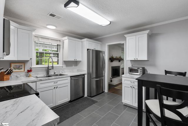 204 Rainbow Drive, Greenville, SC 29617