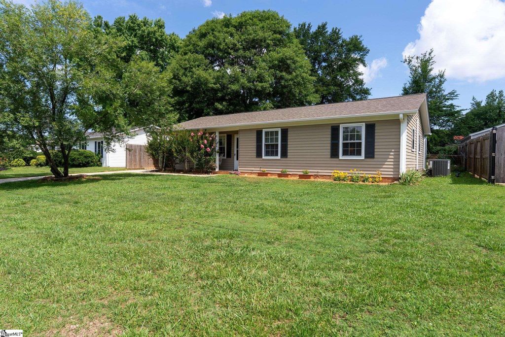 204 Rainbow Drive, Greenville, SC 29617