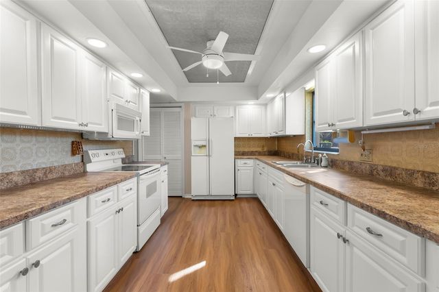 3006 BOLT DRIVE, Palm Harbor, FL 34685