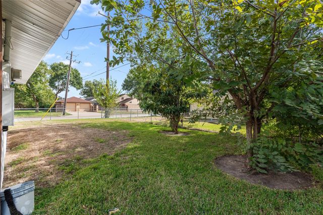 3734 Daphne Street, Houston, TX 77021