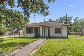 3734 Daphne Street, Houston, TX 77021