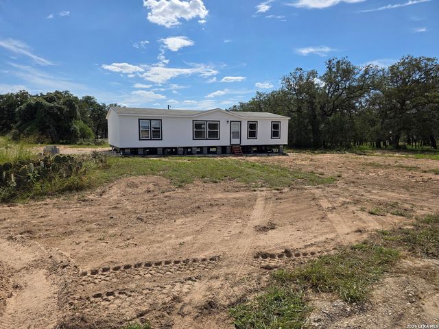 5161 CR302, Floresville, TX 78114