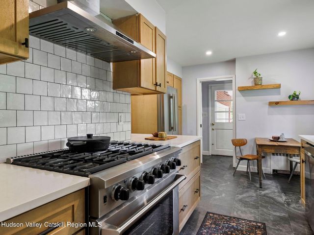 146 Flower Hill, Kingston, NY 12401