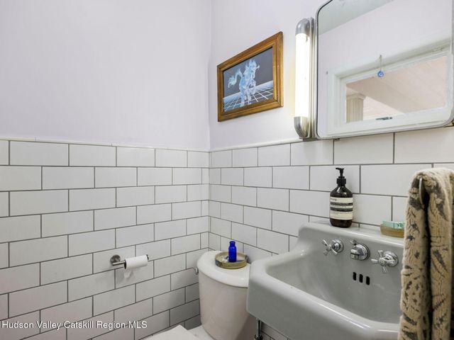146 Flower Hill, Kingston, NY 12401
