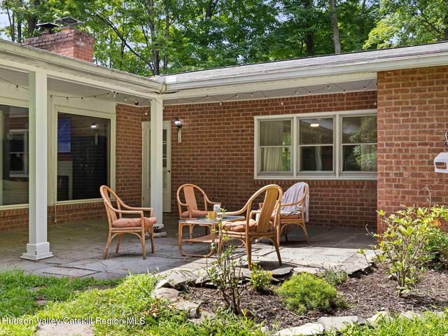 146 Flower Hill, Kingston, NY 12401