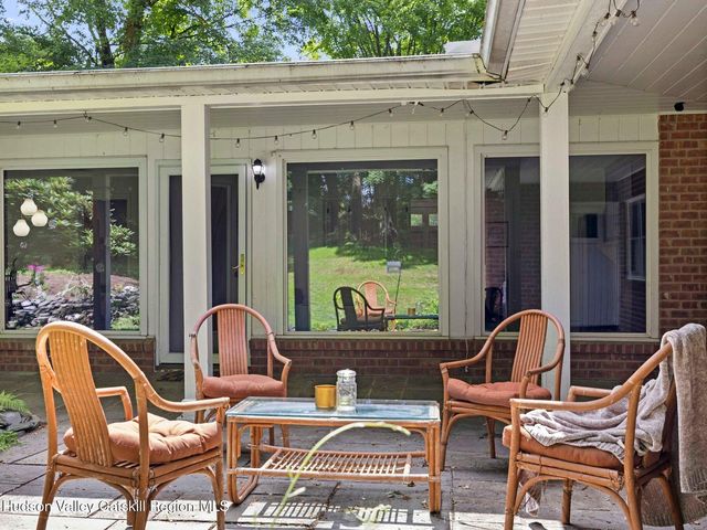 146 Flower Hill, Kingston, NY 12401