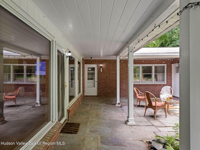 146 Flower Hill, Kingston, NY 12401