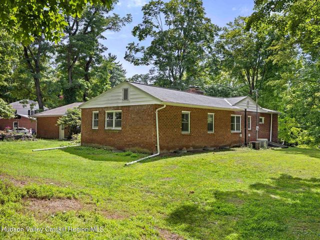 146 Flower Hill, Kingston, NY 12401