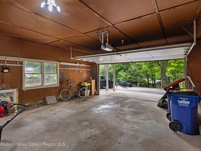 146 Flower Hill, Kingston, NY 12401