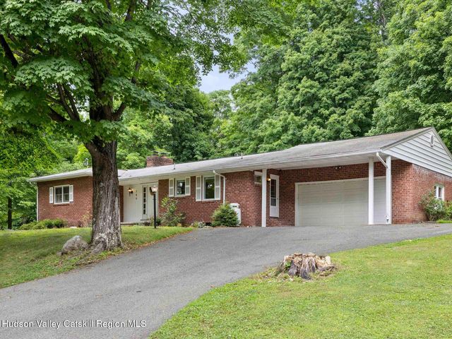146 Flower Hill, Kingston, NY 12401