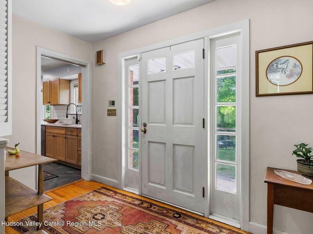 146 Flower Hill, Kingston, NY 12401
