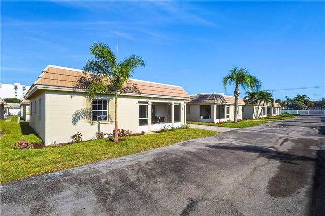 6150 MIDNIGHT PASS ROAD 26, Sarasota, FL 34242