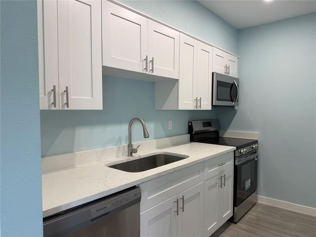 171 MEDALLION BOULEVARD B, Madeira Beach, FL 33708