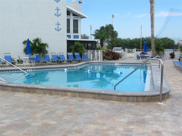 171 MEDALLION BOULEVARD B, Madeira Beach, FL 33708