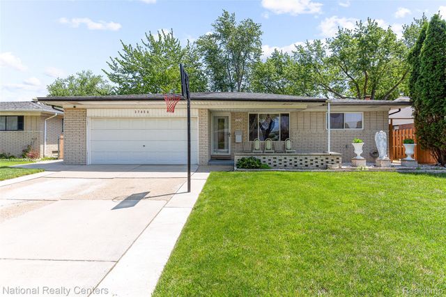 37050 Calka Drive, Sterling Heights, MI 48310