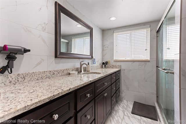 37050 Calka Drive, Sterling Heights, MI 48310