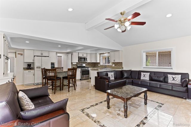 37050 Calka Drive, Sterling Heights, MI 48310