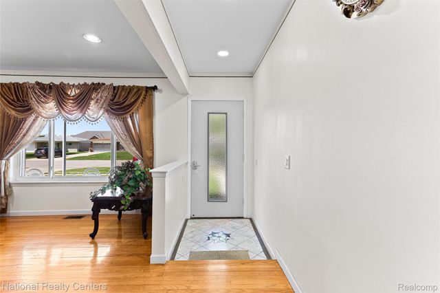 37050 Calka Drive, Sterling Heights, MI 48310