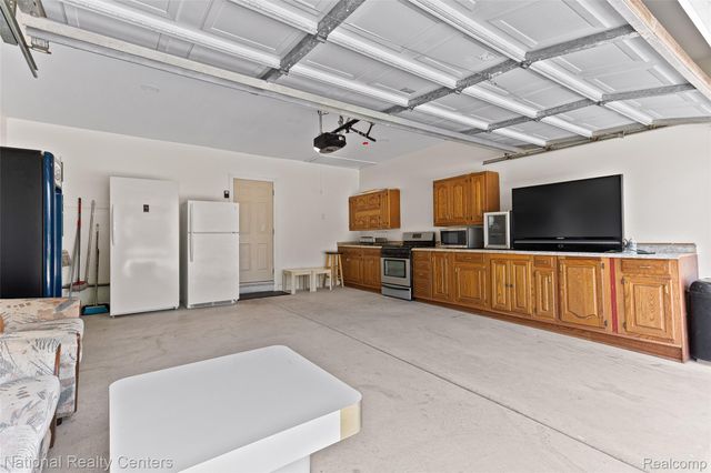 37050 Calka Drive, Sterling Heights, MI 48310