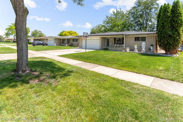 37050 Calka Drive, Sterling Heights, MI 48310