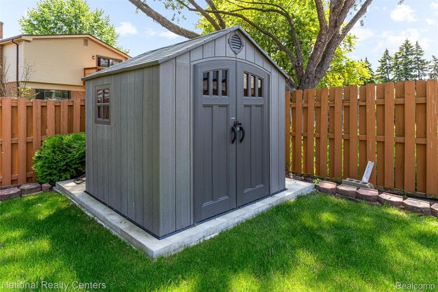 37050 Calka Drive, Sterling Heights, MI 48310