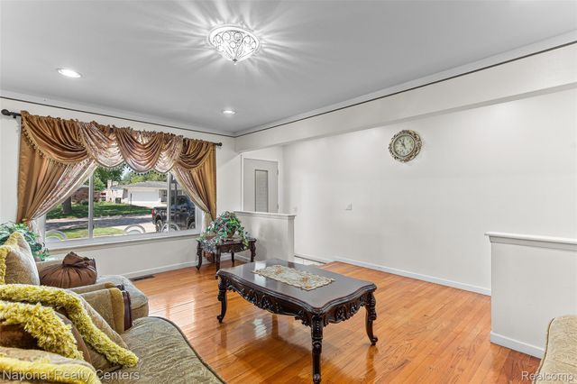 37050 Calka Drive, Sterling Heights, MI 48310