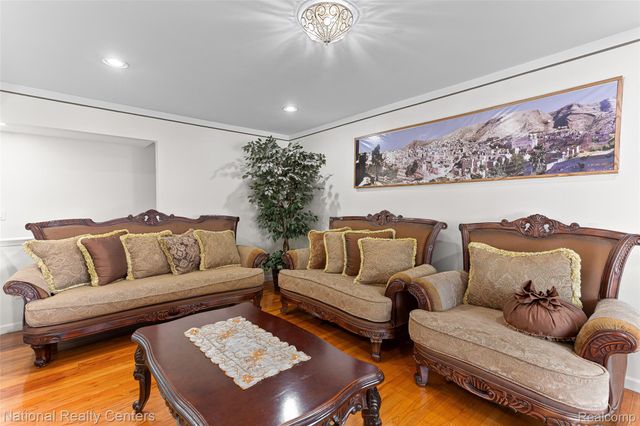 37050 Calka Drive, Sterling Heights, MI 48310
