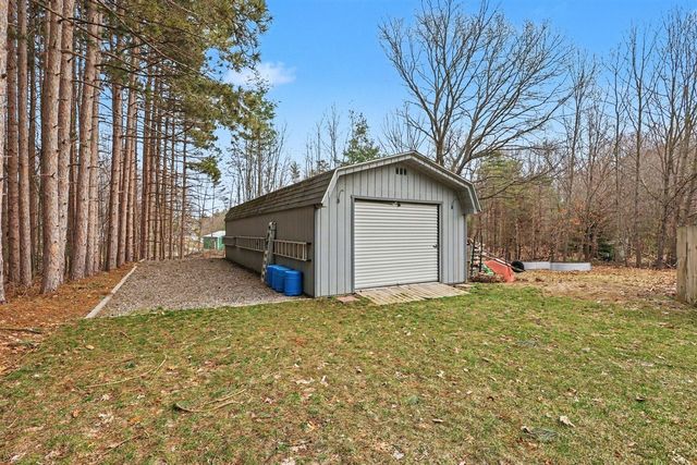 5314 W Lakewood Road, Whitehall, MI 49461