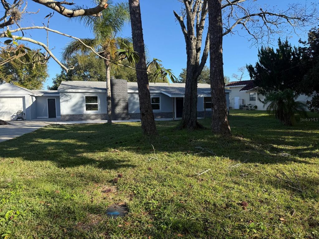 Image 2 of property listing at 581 CALLE GRANDE STREET, Ormond Beach, FL 32174
