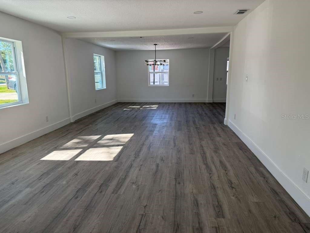 Image 13 of property listing at 581 CALLE GRANDE STREET, Ormond Beach, FL 32174