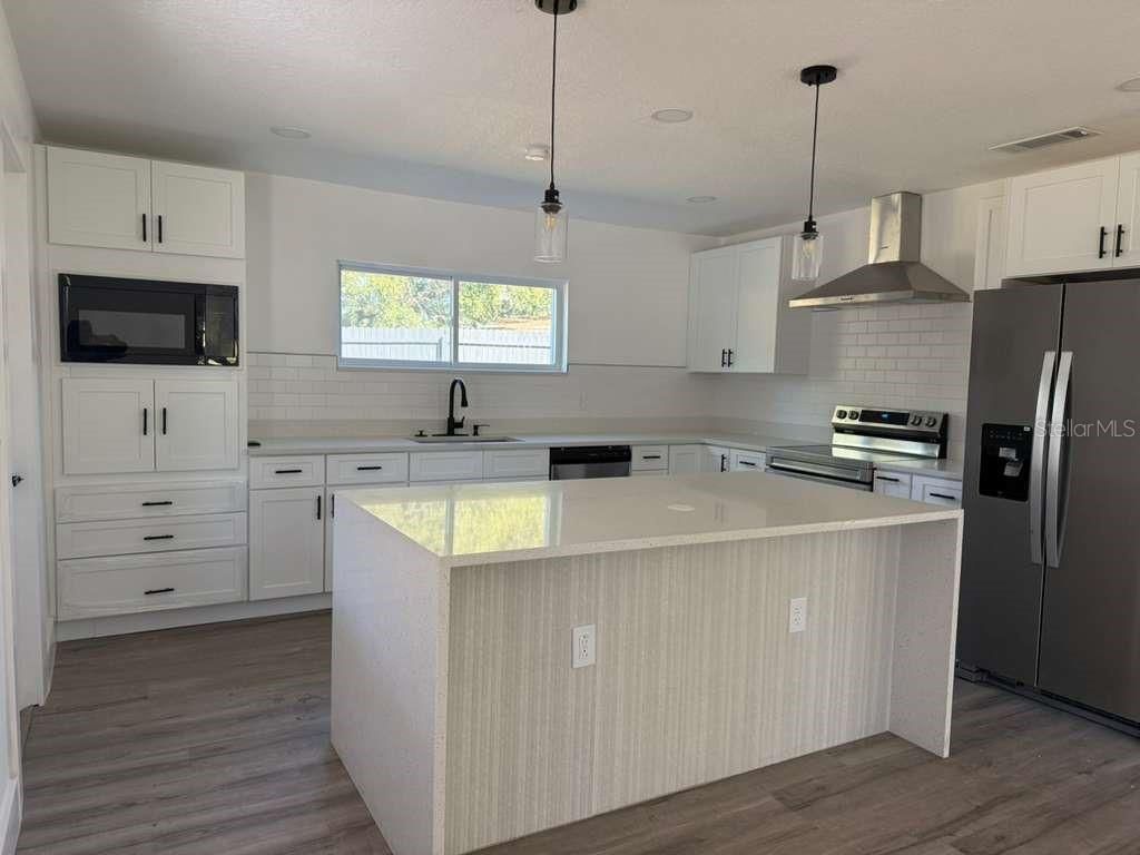 Image 24 of property listing at 581 CALLE GRANDE STREET, Ormond Beach, FL 32174