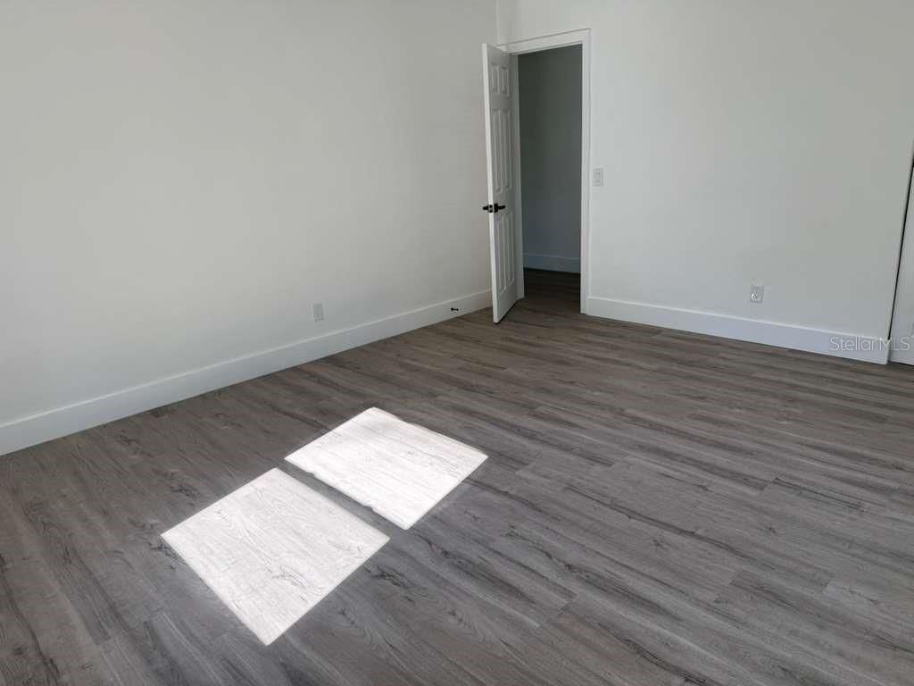 Image 35 of property listing at 581 CALLE GRANDE STREET, Ormond Beach, FL 32174